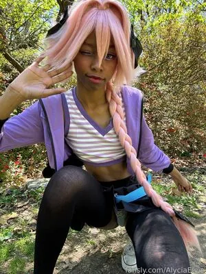 AlyciaElvie
