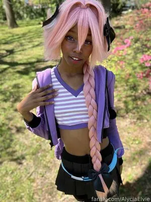 AlyciaElvie