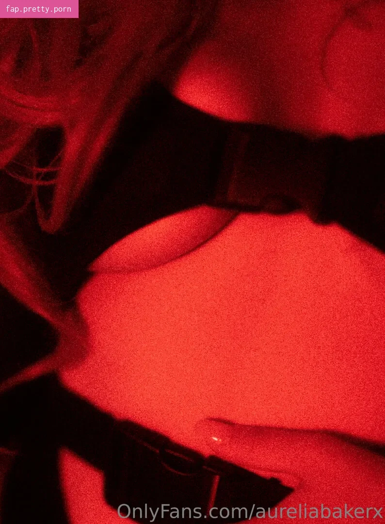 aureliabakerx - Photo #02