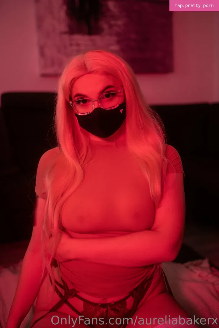 aureliabakerx - Photo #22