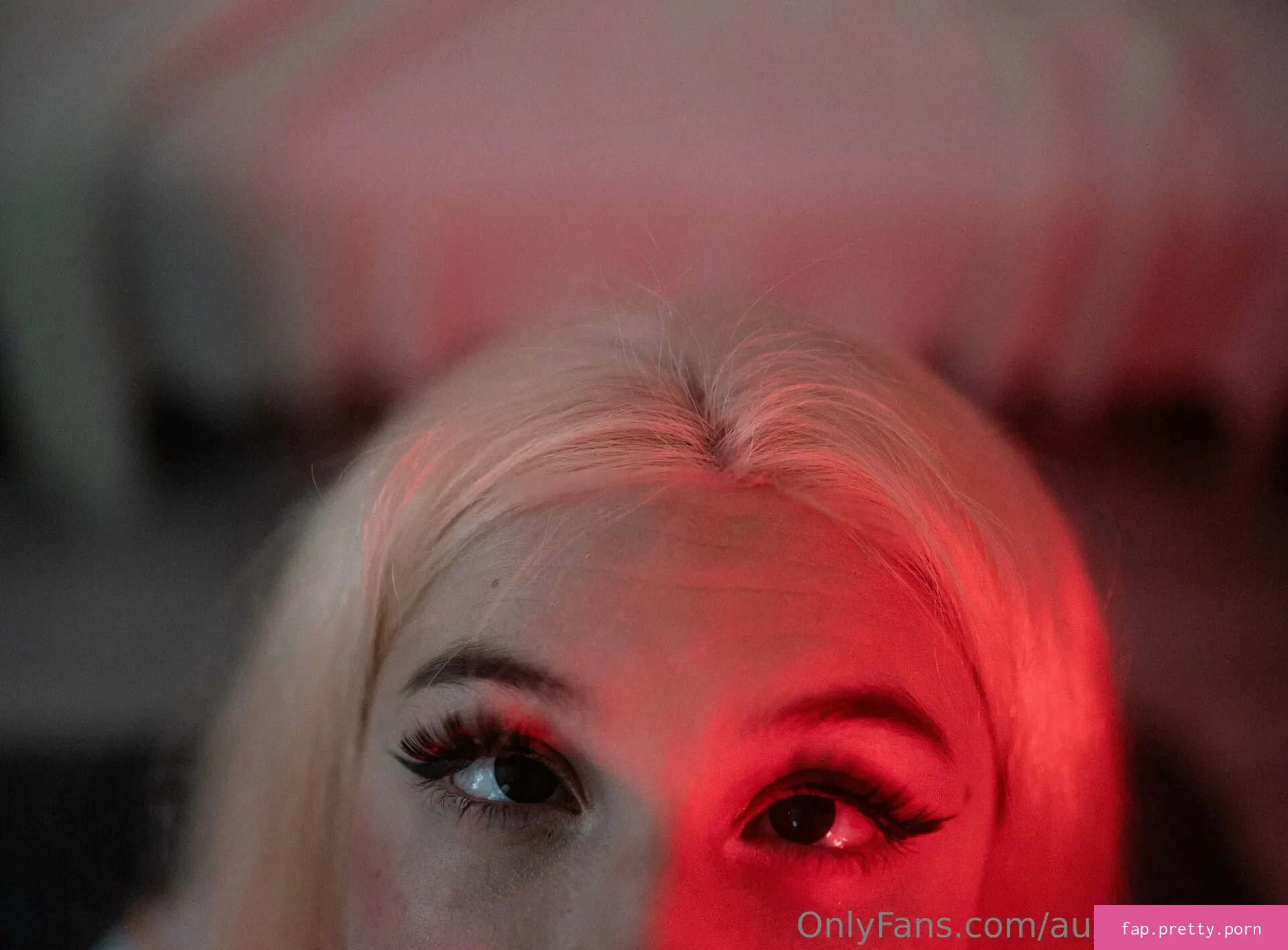 aureliabakerx - Photo #23