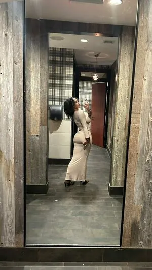 Aaliyeezy