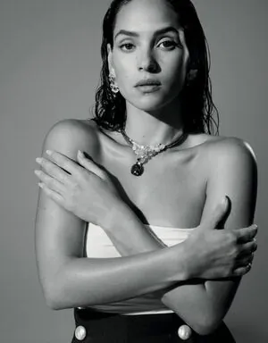 Adria Arjona