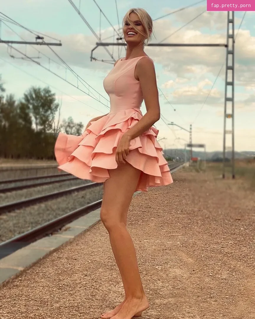 Adriana Abenia - Photo #06
