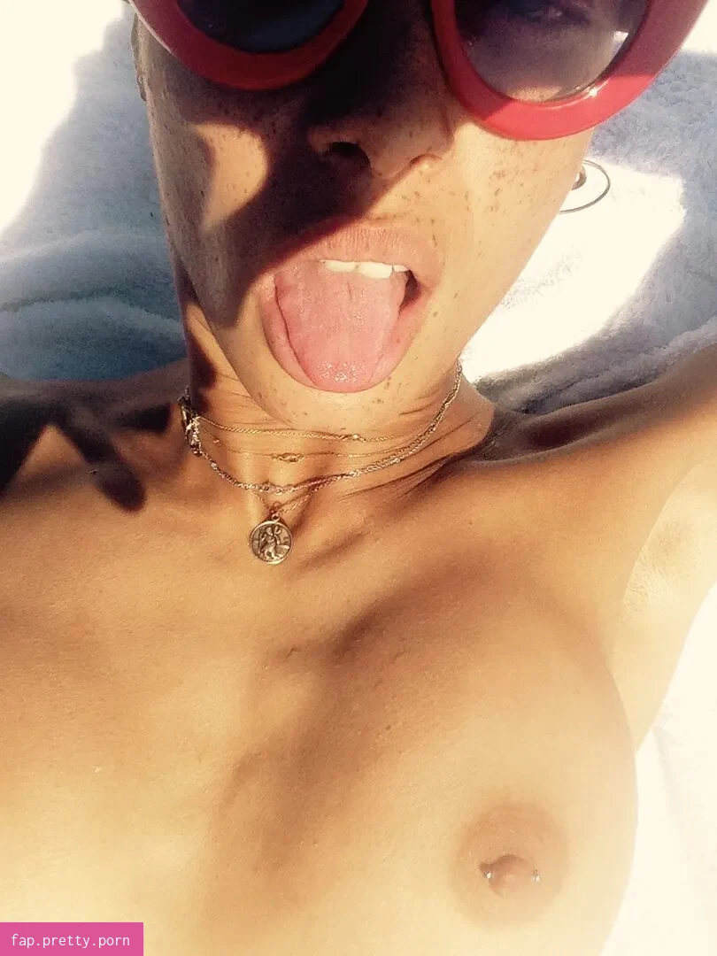 Adwoa Aboah - Photo #01