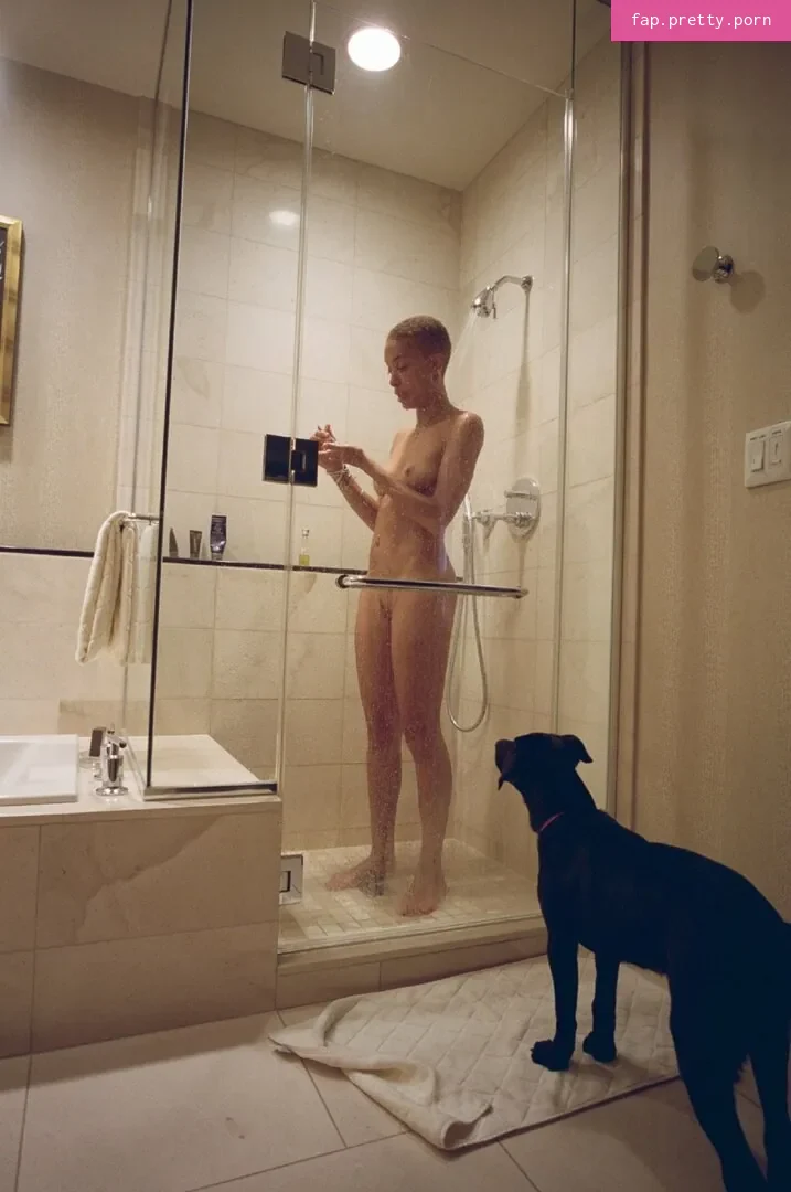 Adwoa Aboah - Photo #03