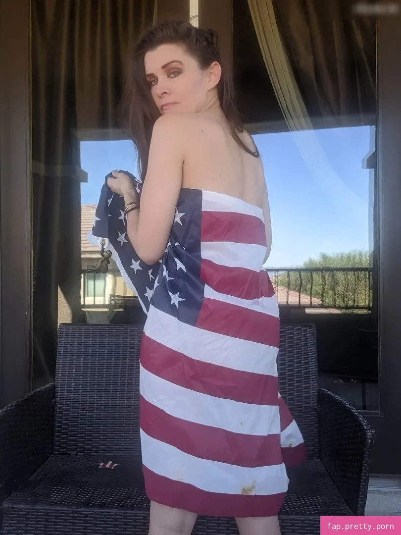 Alicia Arden - Photo #03