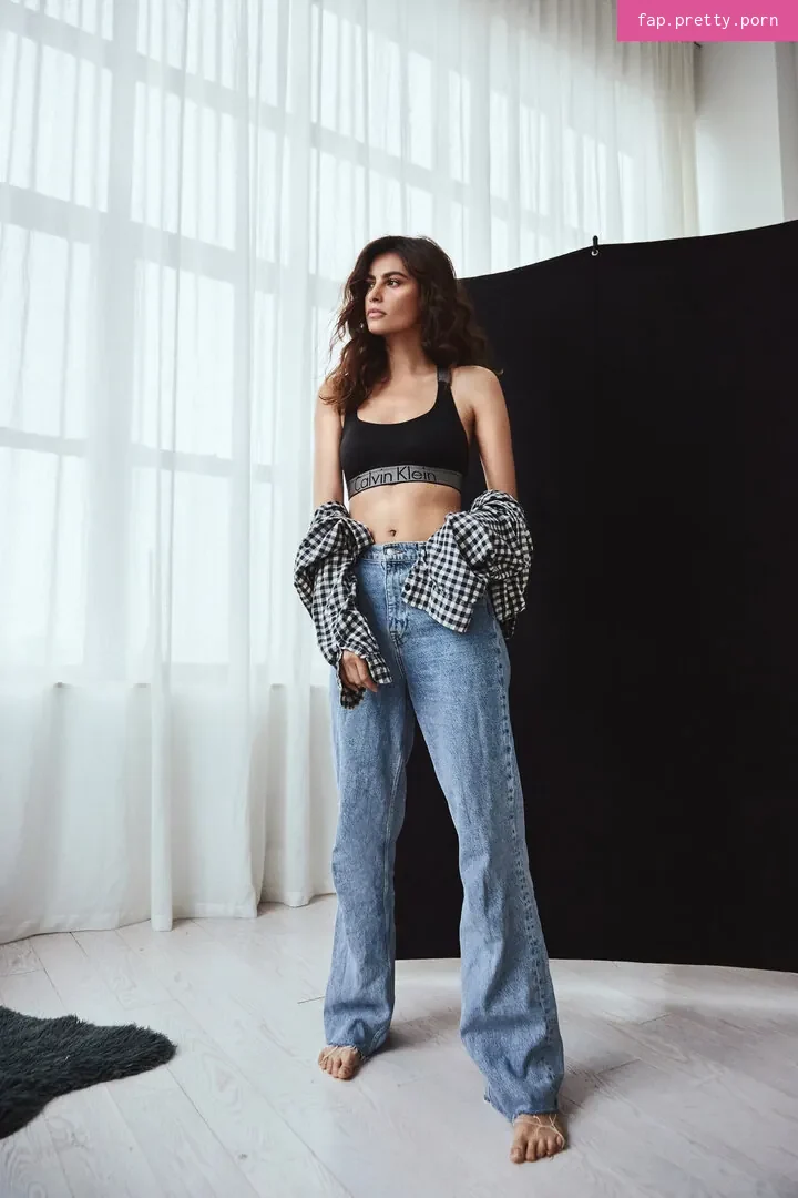 Alisar Ailabouni - Photo #06