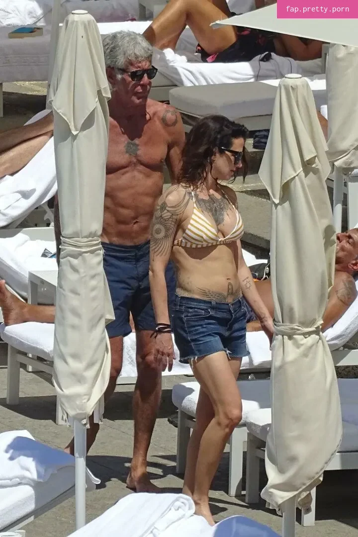 Asia Argento - Photo #10