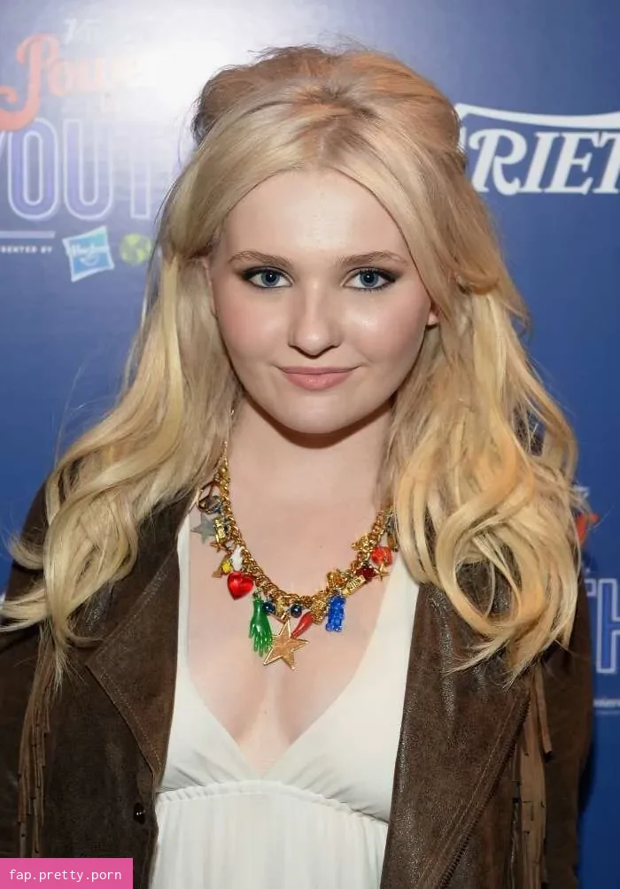Abigail Breslin - Photo #24