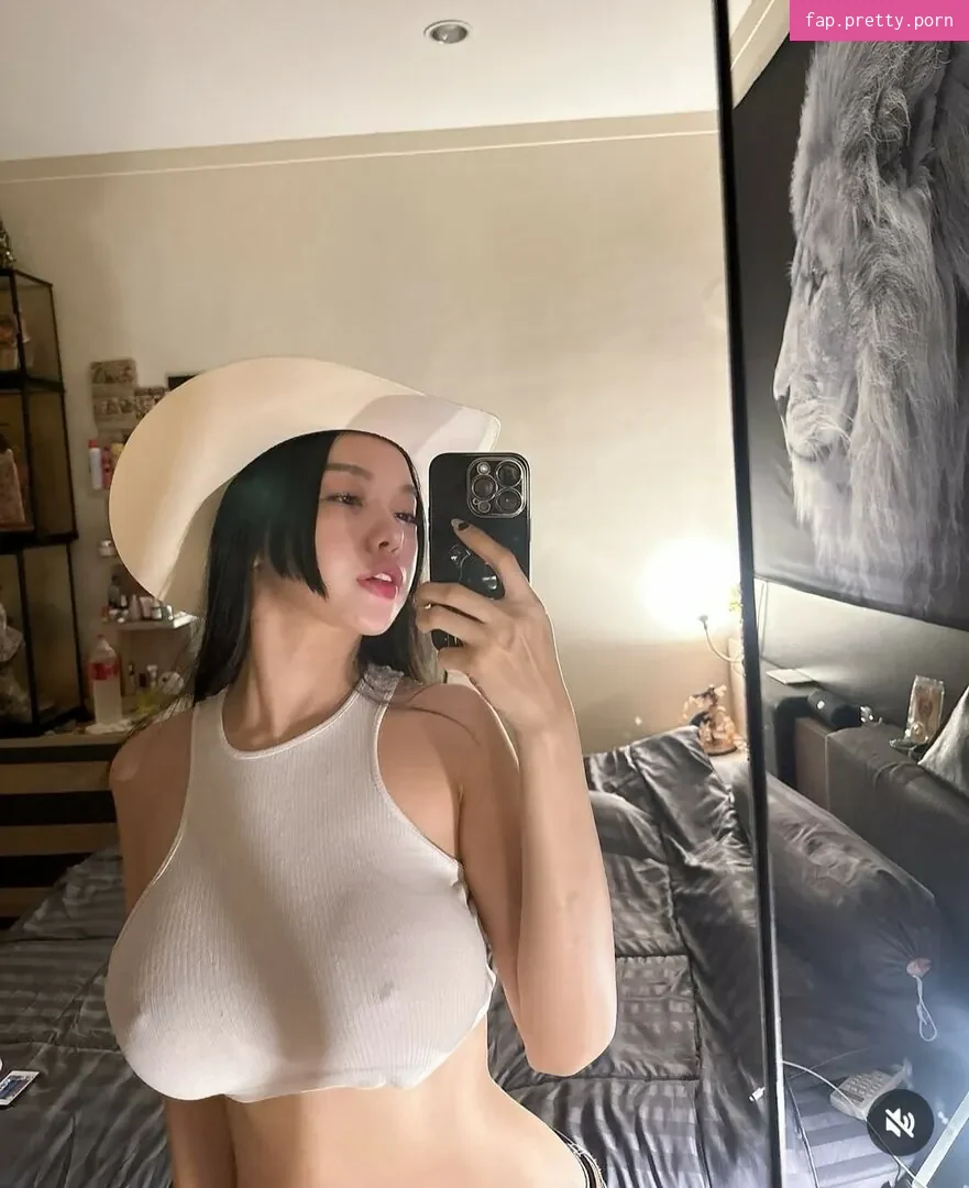 Aine Baohancock - Photo #01