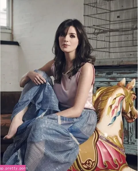 Aisling Bea - Photo #22