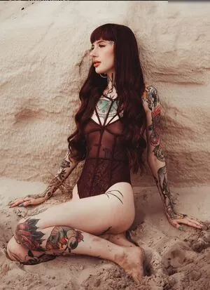 Alina Benson/Alinabnsn