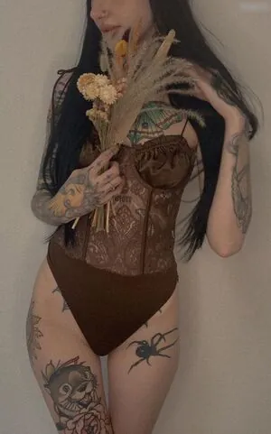 Alina Benson/Alinabnsn
