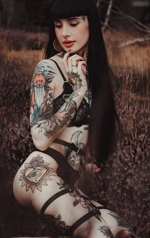 Alina Benson/Alinabnsn
