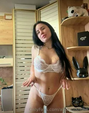 alisa_blanche