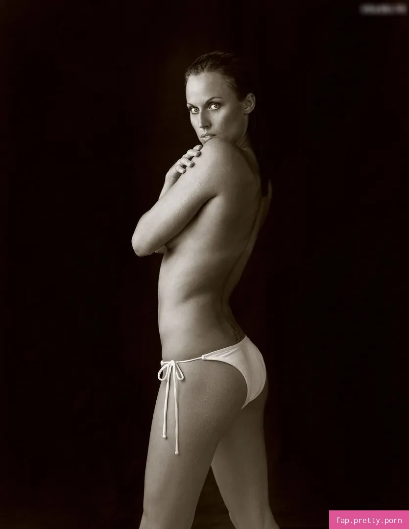 Amanda Beard - Photo #02