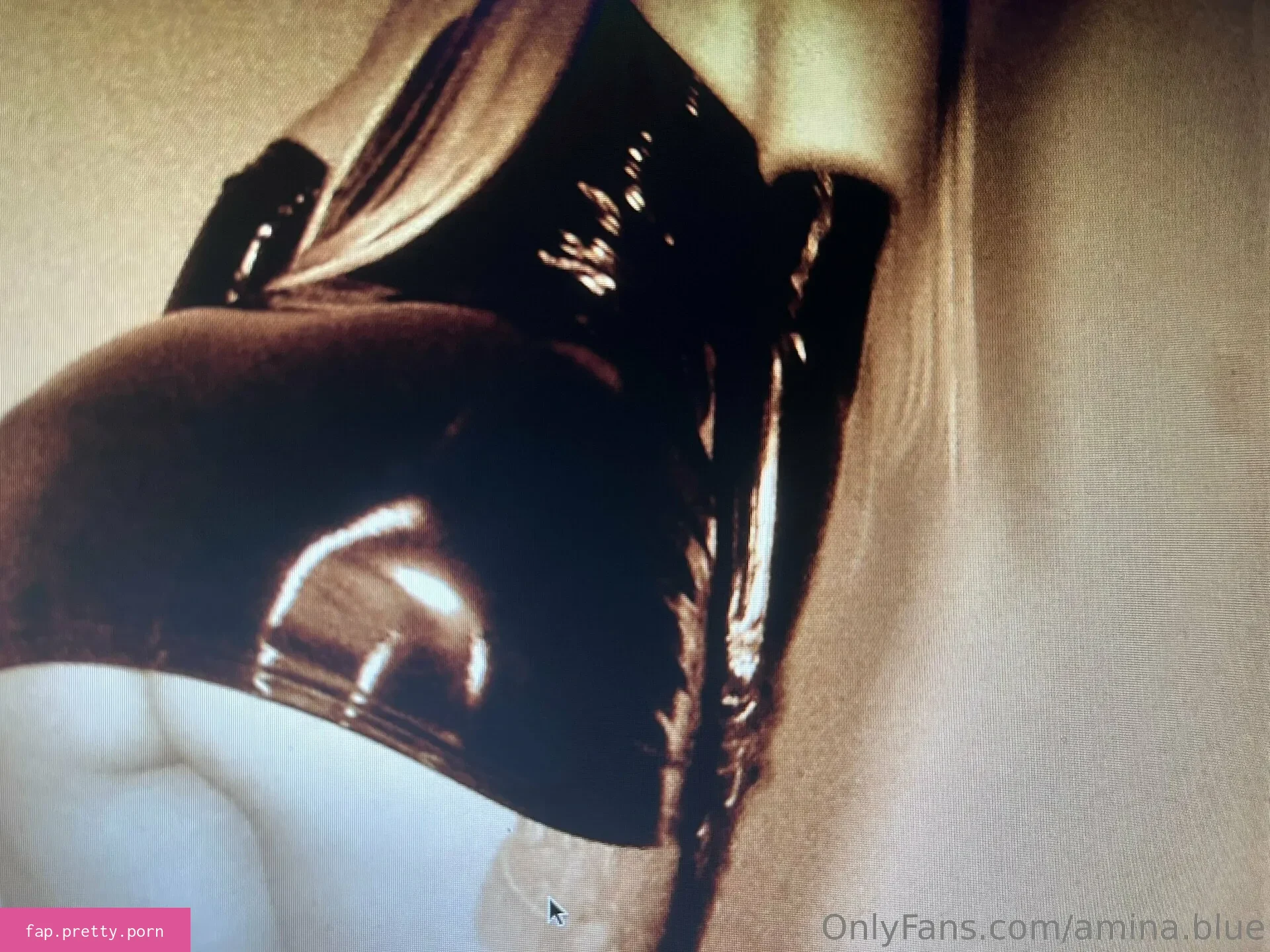 amina.blue - Photo #01