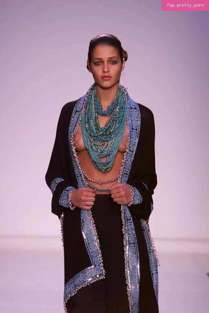 Ana Beatriz Barros - Photo #72