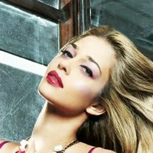 Ana Beatriz Barros