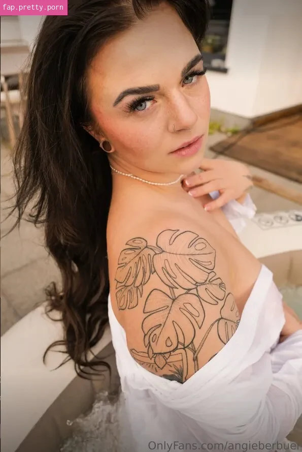 Angie Berbuer - Photo #01