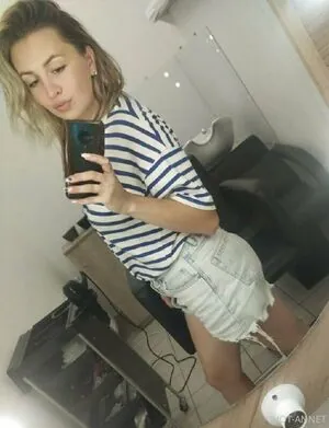 anna_bellla