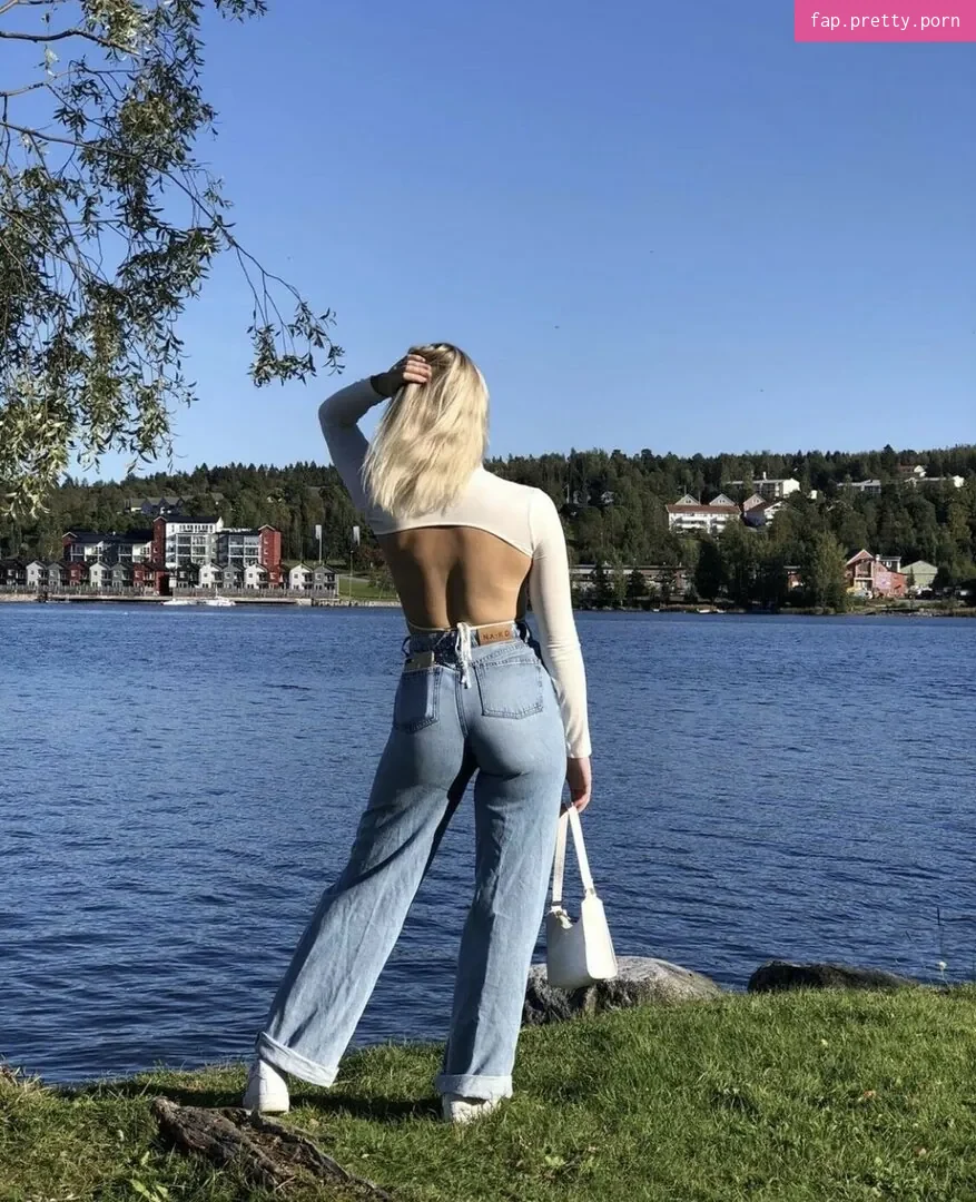 Arielle Burström - Photo #07