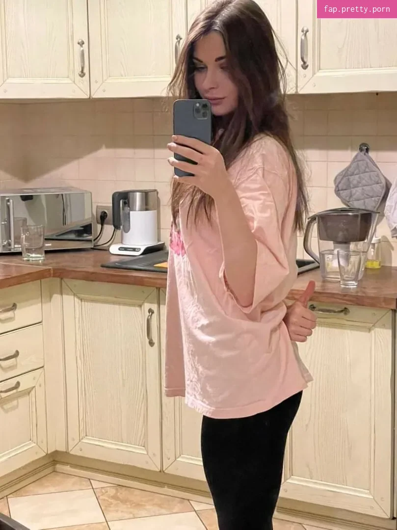 Arina Berdnikova - Photo #00