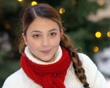 Arzu Bazman