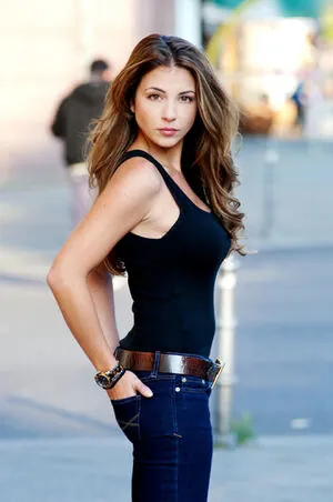 Arzu Bazman
