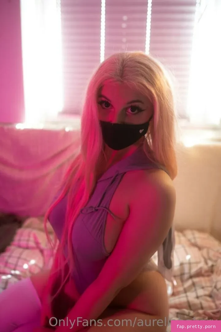 Aurelia Baker - Photo #43