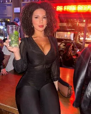 Amanda Carvalho