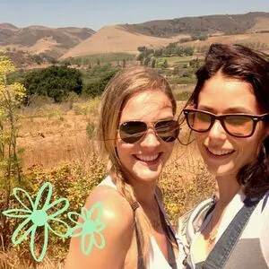 Amanda Crew