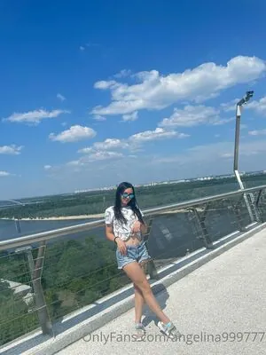 angelina_crystal
