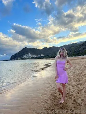 Ann Cutie18