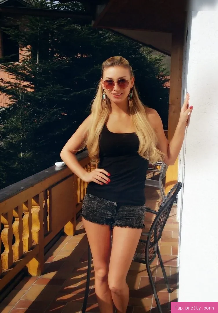 Anna-Carina Woitschack - Photo #01