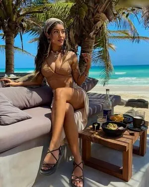 Anniva Carvahlo