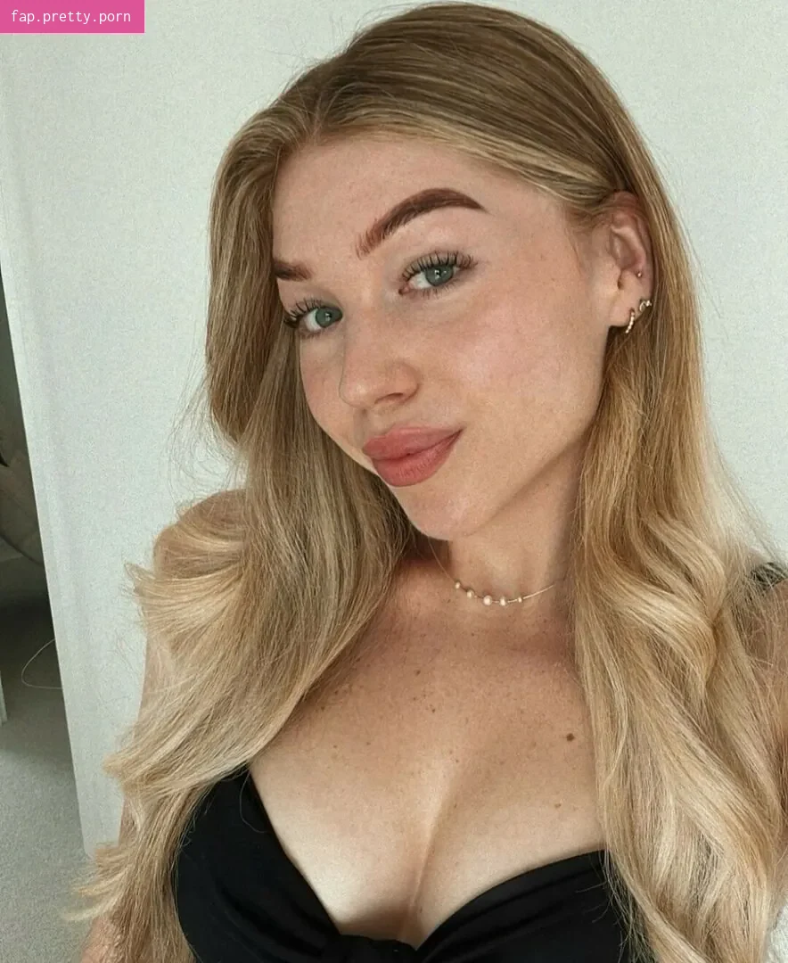 Athena_colins_ - Photo #02