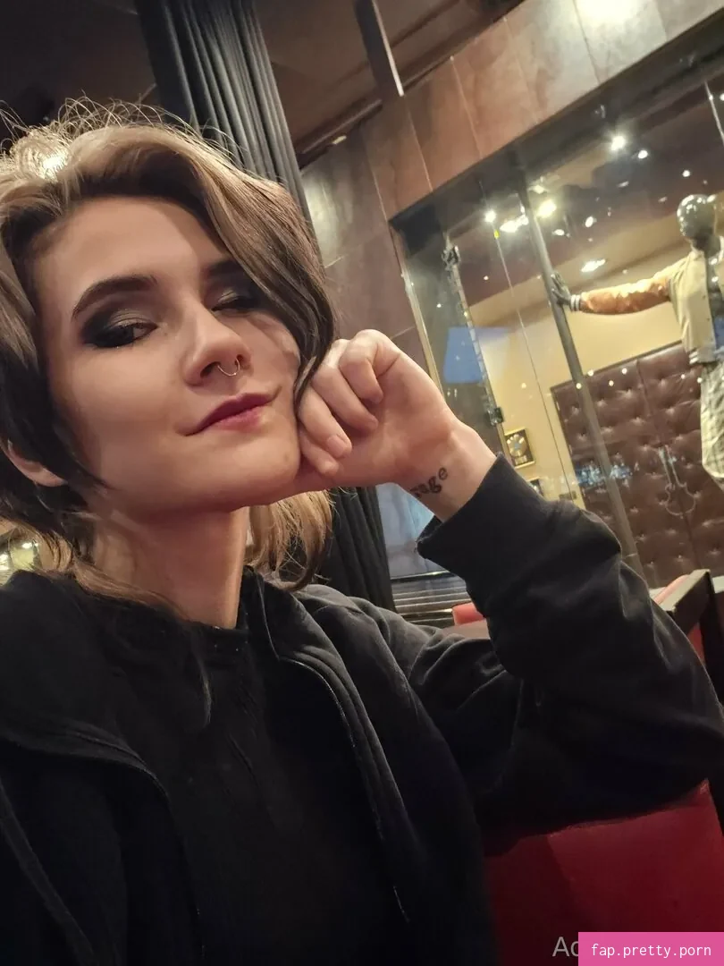 adalindgrayxo - Photo #10