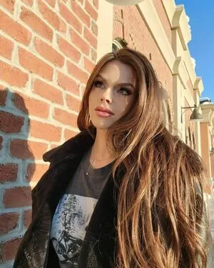 adelinesofficial
