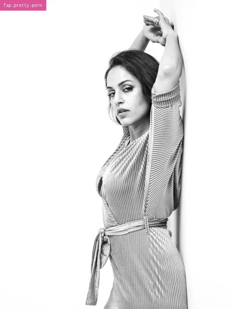 Agam Darshi - Photo #58