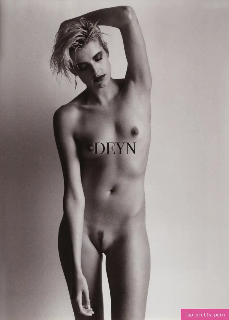 Agyness Deyn - Photo #15