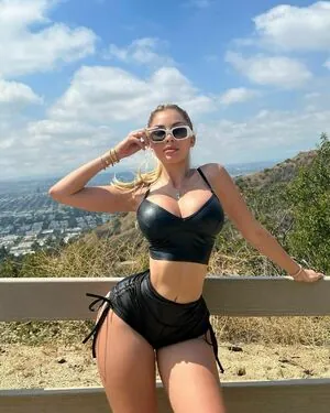 Alexa Dellanos
