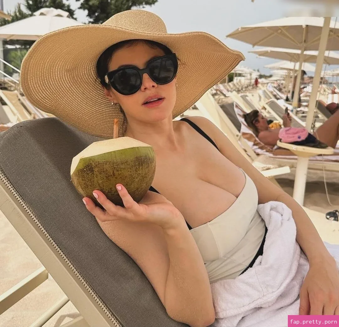 Alexandra Daddario - Photo #68