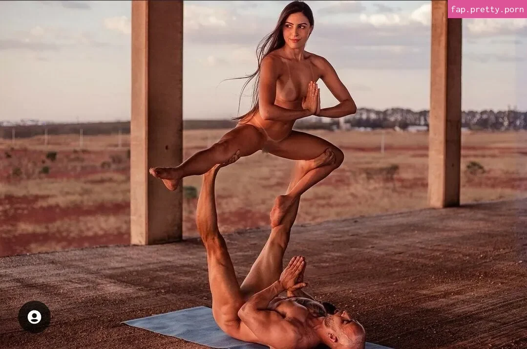 Amanda Dutra - Photo #01