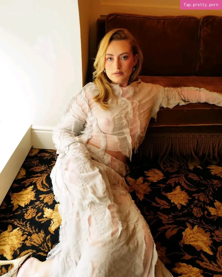 Amelia Dimoldenberg - Photo #42