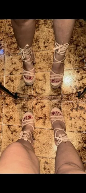 Adri Feet