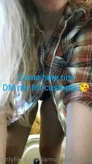 anna_feet_crush_vore