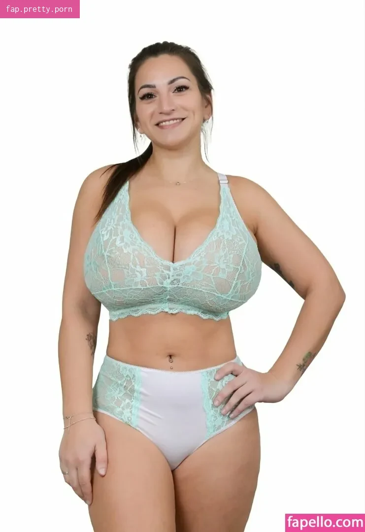 Agustina Guz - Photo #03