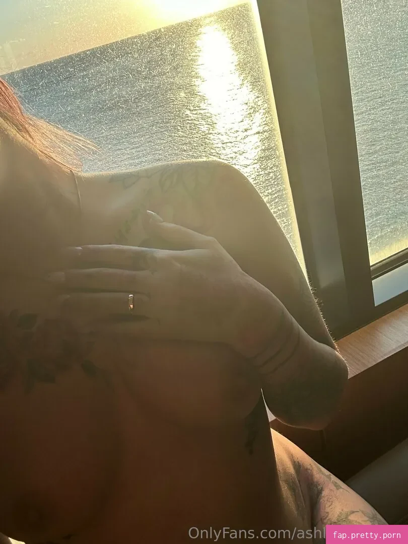 AshleyMarie Gaming - Photo #06